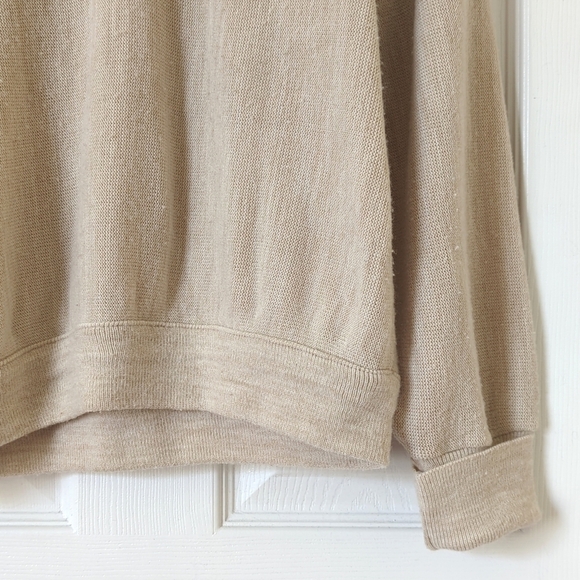 Izod 80's Vintage Classic Lightweight Embroidered Crest V-neck Sweater Beige M - Picture 8 of 11